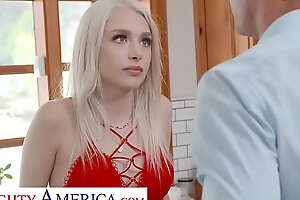 Naughty America - Scarlett Hampton fucks her dad's friend to get her Spain trip paid